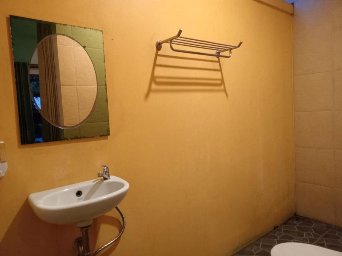 נוסה-למבונגן Yellow Bridge Guest House מראה חיצוני תמונה